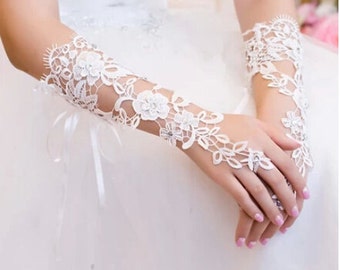 wedding gloves rings