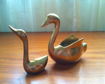 Pair of brass swans figurines mother and child mid-century 1960s retro shabby chic country decor