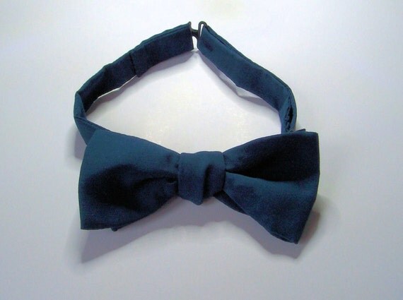 Freestyle Bow Tie in a navy blue polyester by StrictlyBowTies
