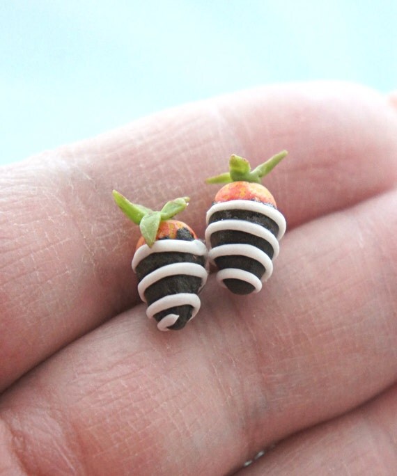 chocolate dipped strawberry earrings by jazlenecollection on Etsy
