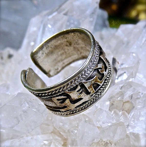Tibetan Buddhist Prayer Ring Om Mani Padme Hum Prayer Dorje