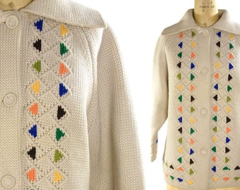 SALE 60s Cardigan / Vintage 1960s Soft Button Up Wool Sweater / Creme Blanket Coat with Triangle Pattern / Medium Large