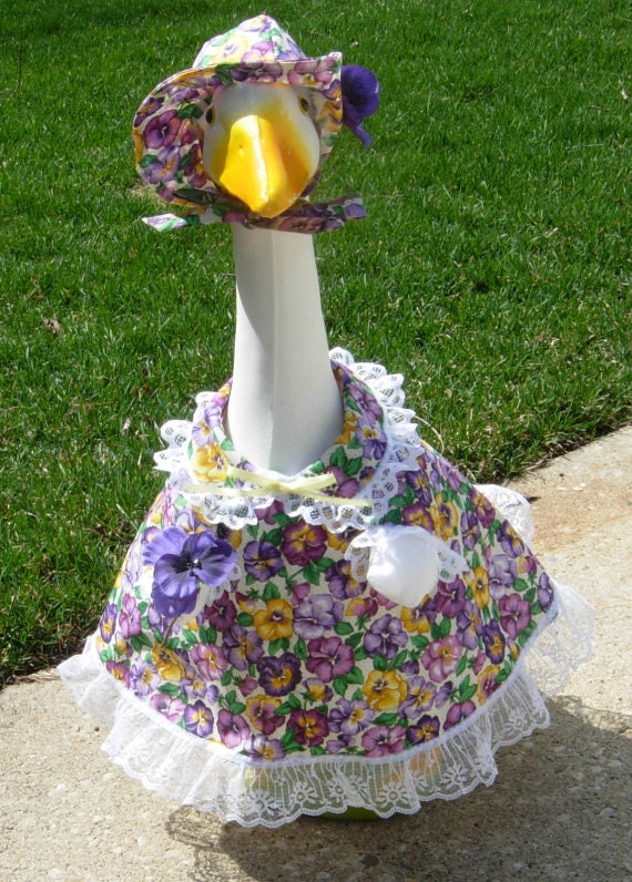 Pansy outfit for 24 cement goose or plastic geese