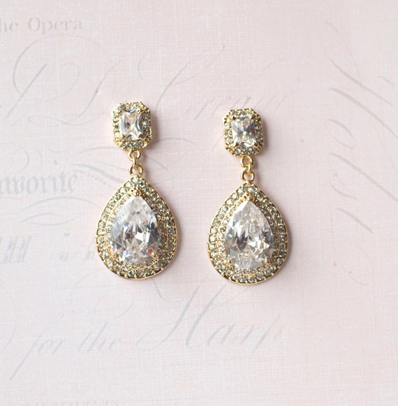 20 OFF Gold Tear drop shape bridal earrings Gold Crystal