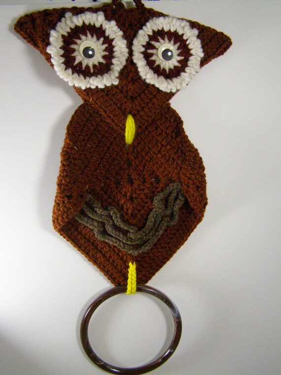 Owl Vintage Crocheted Towel Holder Chocolate Brown