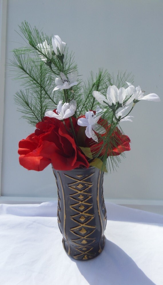 Items similar to Black and Gold Vase on Etsy