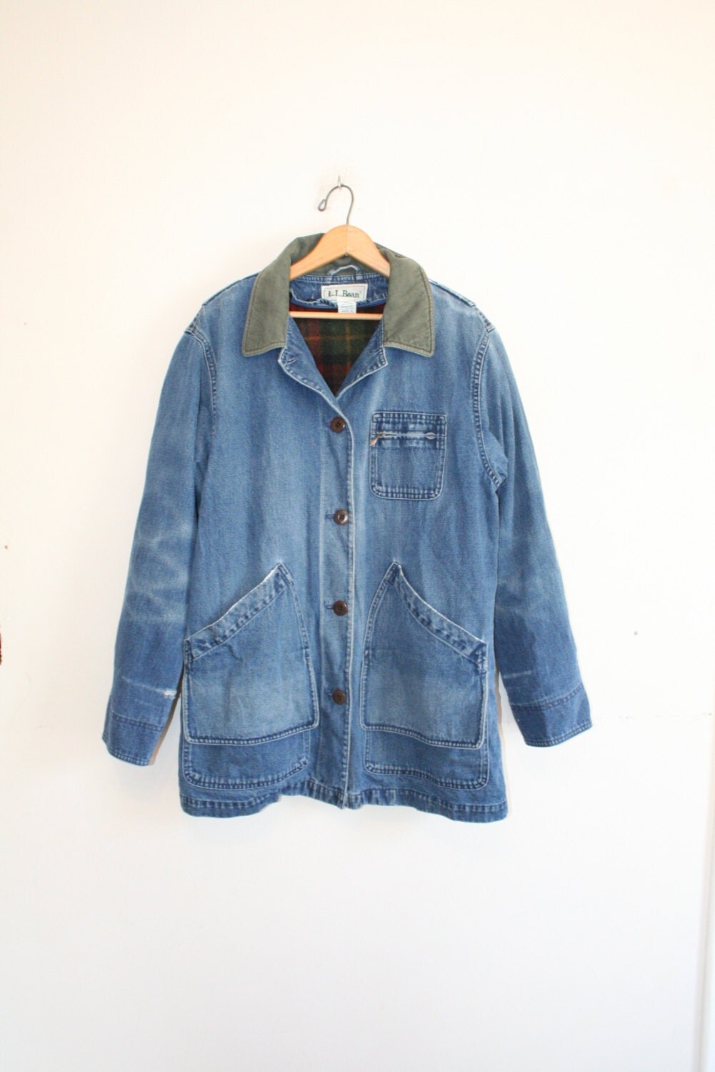 DENIM BARN JACKET // size womens medium // 90s // jean // l.l.