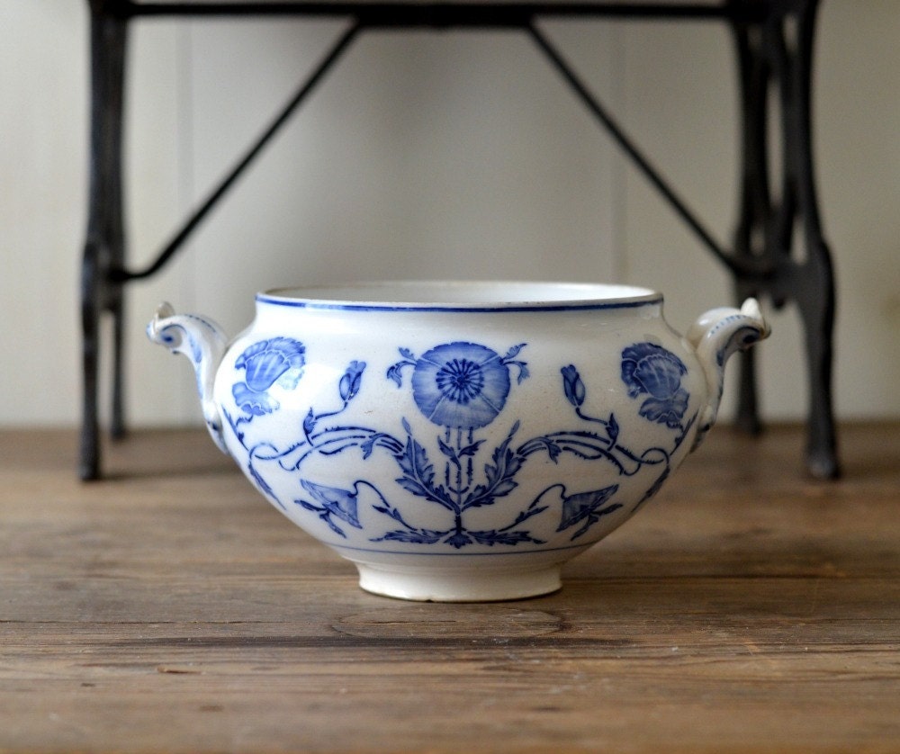 antique Villeroy and Boch blue and white tureen by StudioBrocante
