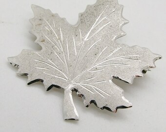 Vintage 925 Sterling Silver Maple Leaf Brooch Pin