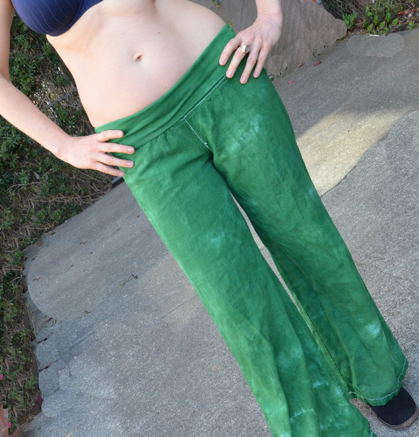 flared pants green