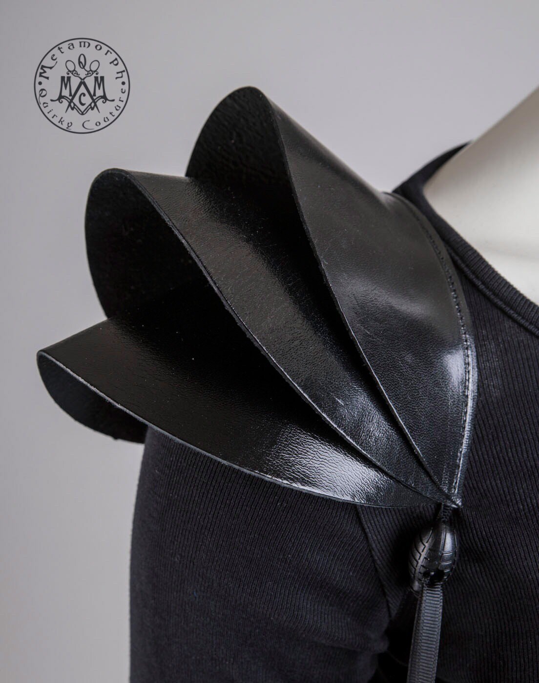 Fashion Shoulder pad / Black leather epaulet / by MetamorphQC