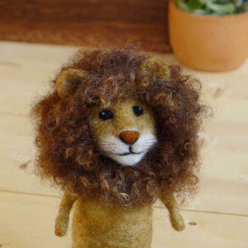 5 inches Needle felted Lion