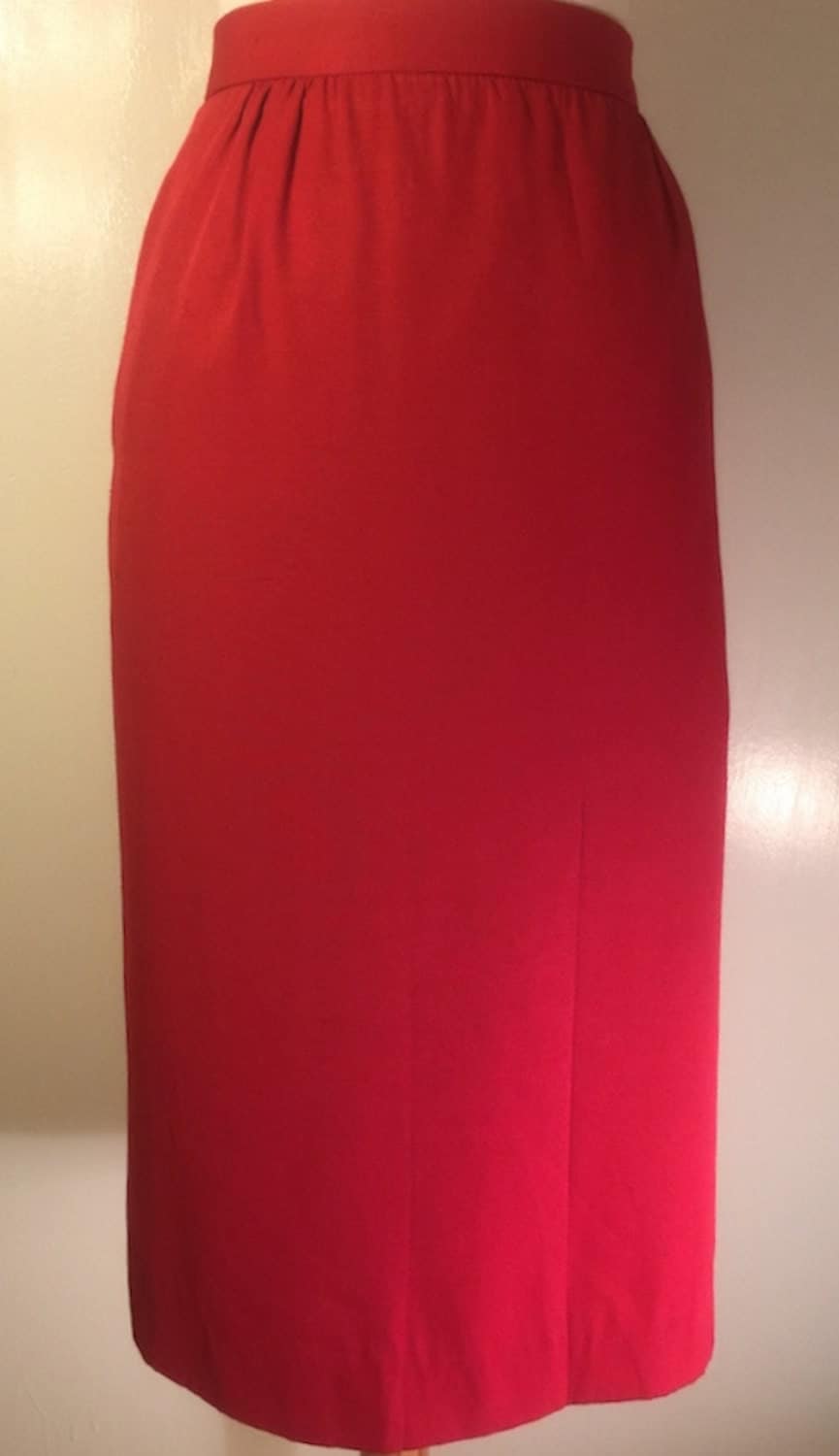 1960s/1970s Vintage red pencil skirt with lining – Haute Juice