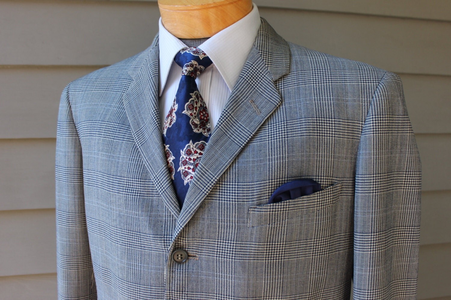 vintage c. 1947 Men's 2 piece suit. 3 button single