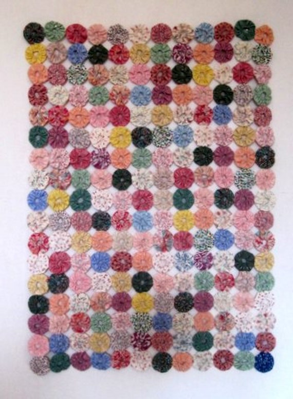 Handmade Mini Yo Yo Quilt by CameronCraftworks on Etsy