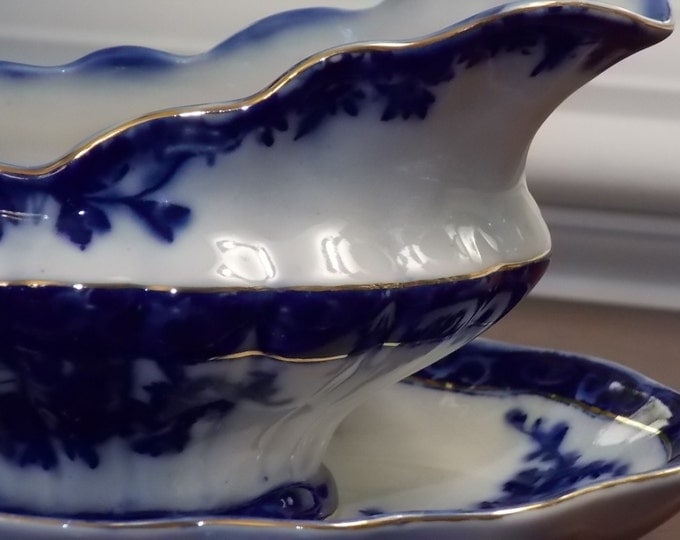 Gravy Boat and Underplate