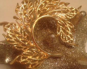 Gold Tone Leaf Brooch