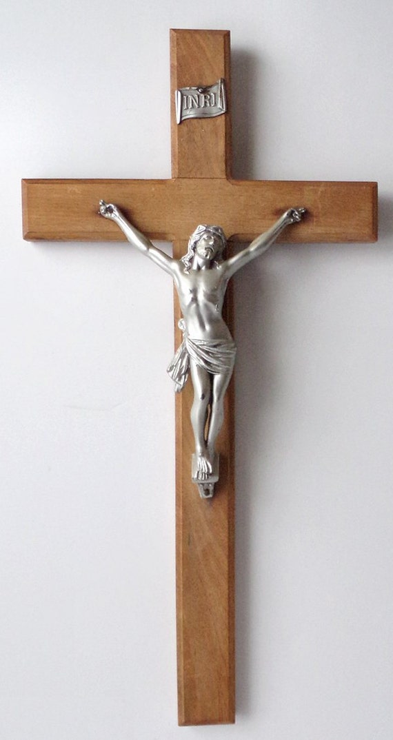 Vintage Large Wood Wall Crucifix 20 Inch by MomsantiquesNthings