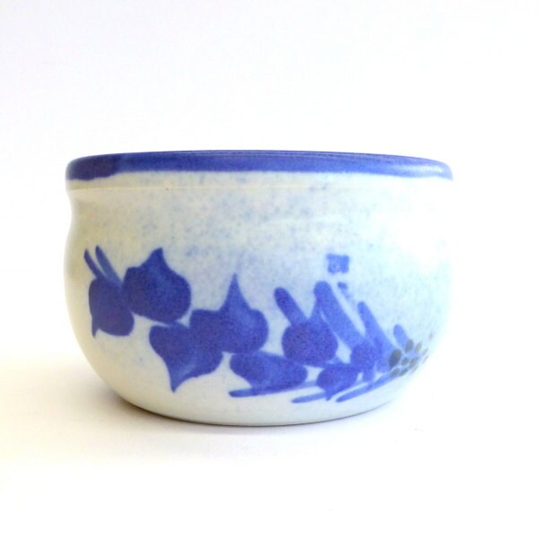 Small Vintage Pottery Dish by Robert Phillips, New Zealand pottery, Blue and White, Leaves