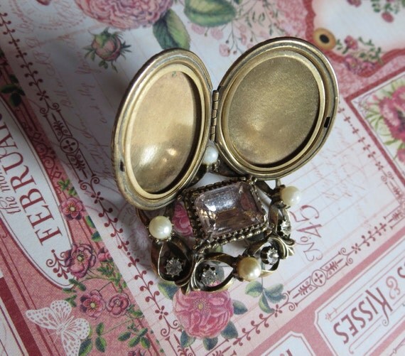 Vintage Florenza Double Locket Picture Frame in Brass Ornate