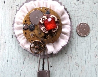 Brooch - Eco Friendly - Pendulum Flower