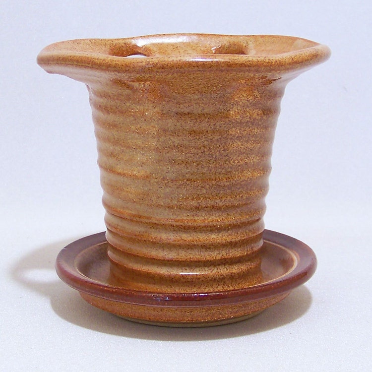 Warm Brown Stoneware Toothbrush Holder for 6 brushes by JimAndGina