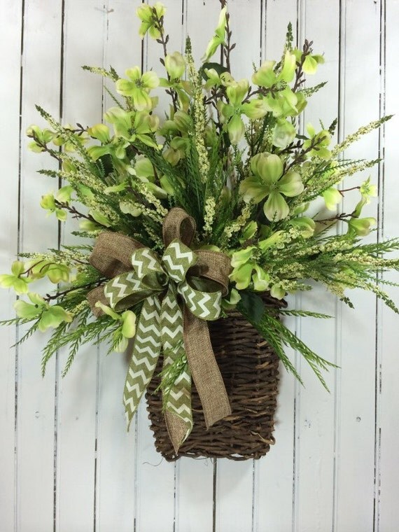 Spring Flower Wreath, Green and White Wreath for Door, Flower Wreath Alternative, St Patrick's Day