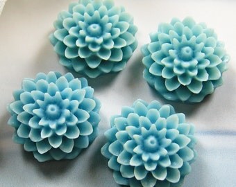 18mm - Light Blue Mum cabochon - 4 pcs (CA809-C2)