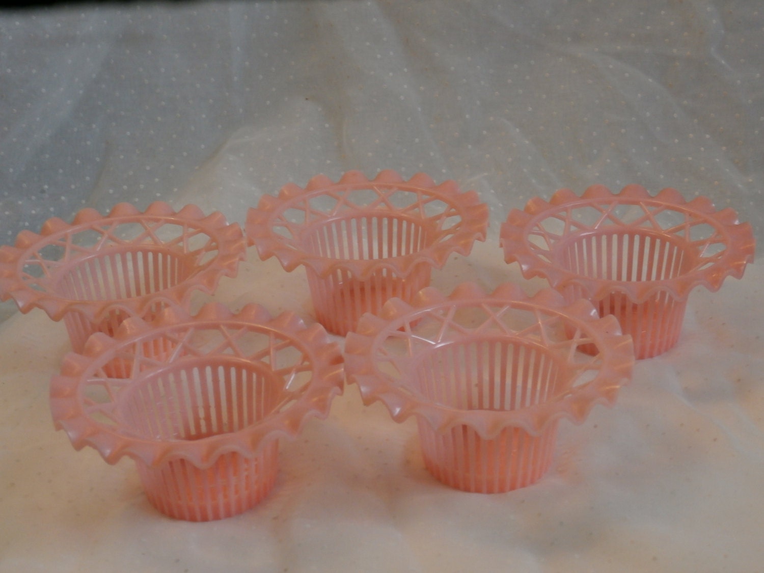 5 Vintage Easter Egg Cups Candy or Nut Baskets by MendozamVintage