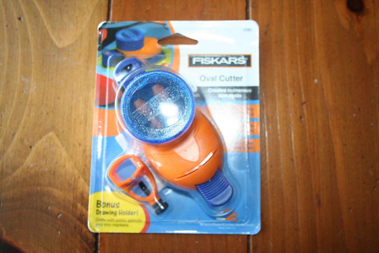 Fiskars Oval Cutter for Scrapbooking or Paper Crafting