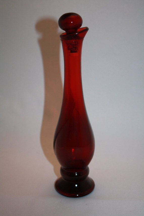 Vintage Avon rare Ruby Bud Vase mint condition