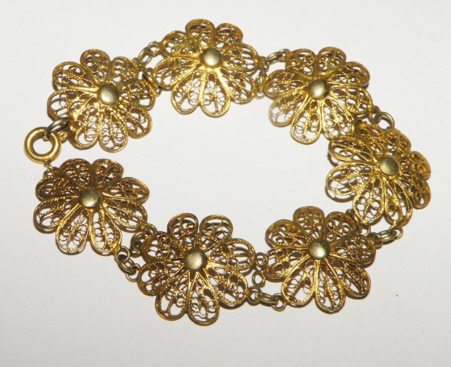 Gold toned gillouche floral Bracelet by Eosophobish on Etsy