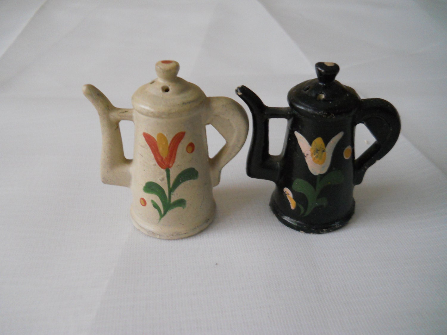 Coffee Pot Salt and Pepper Shakers vintage, collectible, serving, kitchen