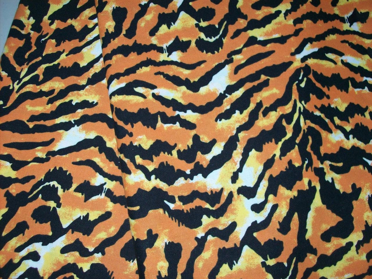 6 yards Tiger print Animal Fabric wholesale Made with top