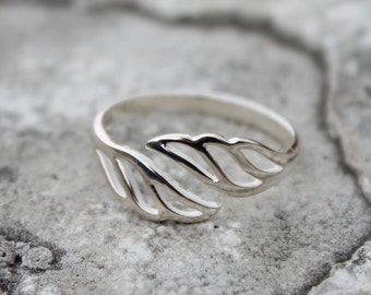 Open ANGEL WING Ring made of Sterling Silver and Adjustable