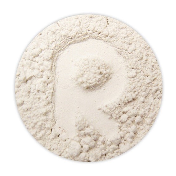 Eye Makeup : How to Apply White Eyeshadow -