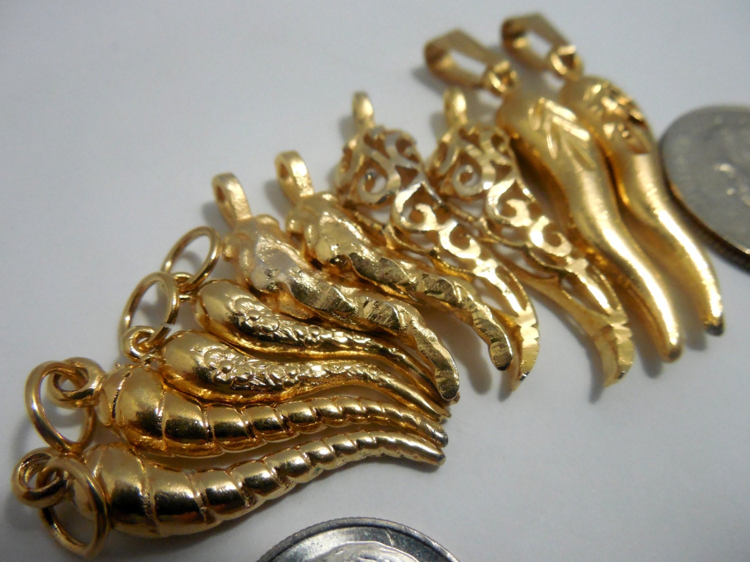 Lot of 10 Gold Plated Peppers Charms/Pendants Cayenne Chili
