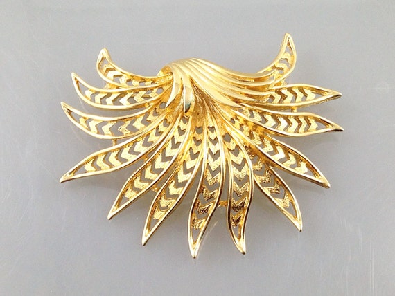 Amazing Large Monet Brooch with Peacock Flare. Arts and