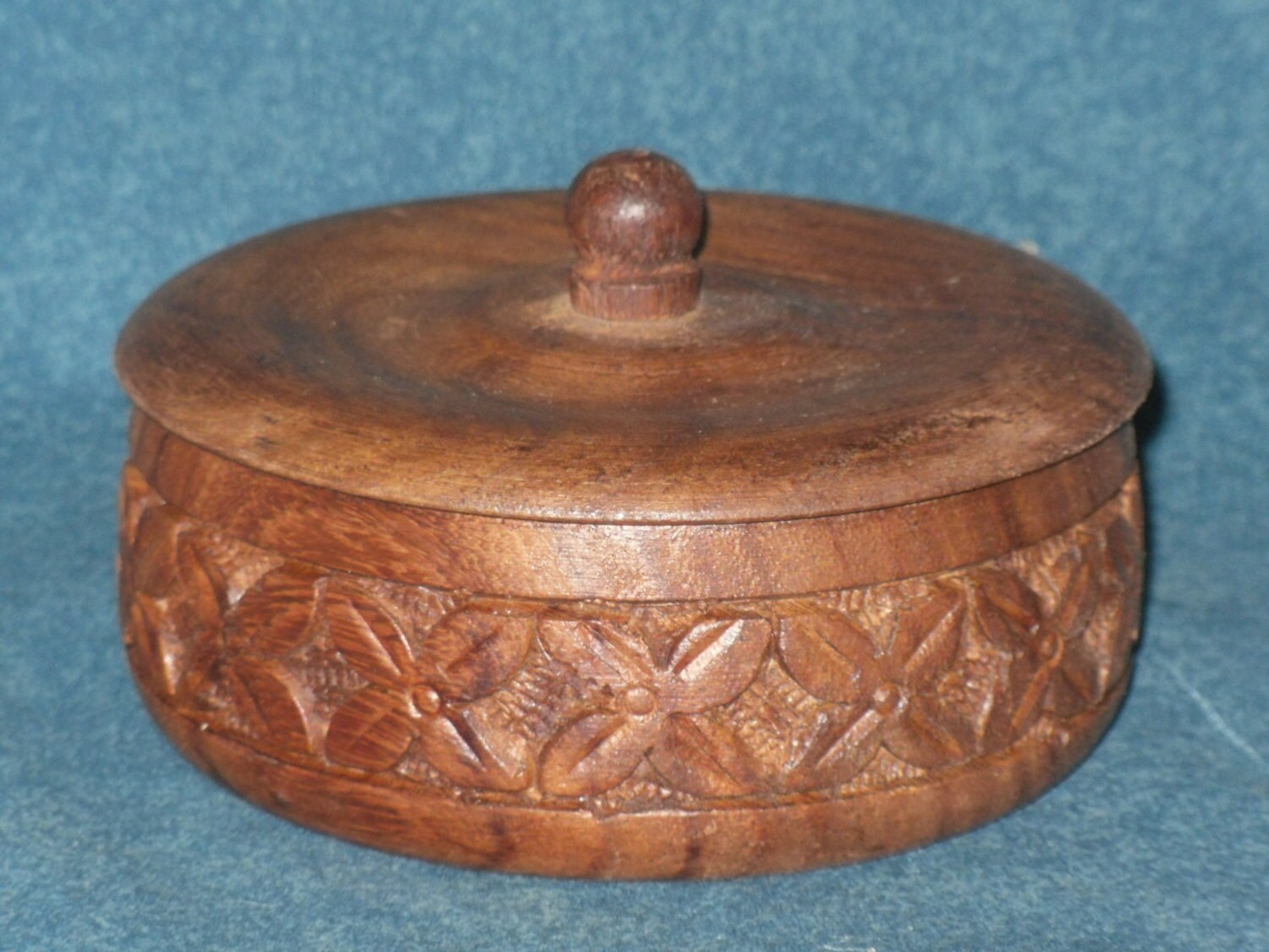 Small Round Carved Wood Trinket Box Vintage