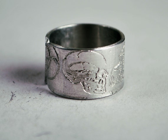 Skull design embossed adjustable ring silver aluminium