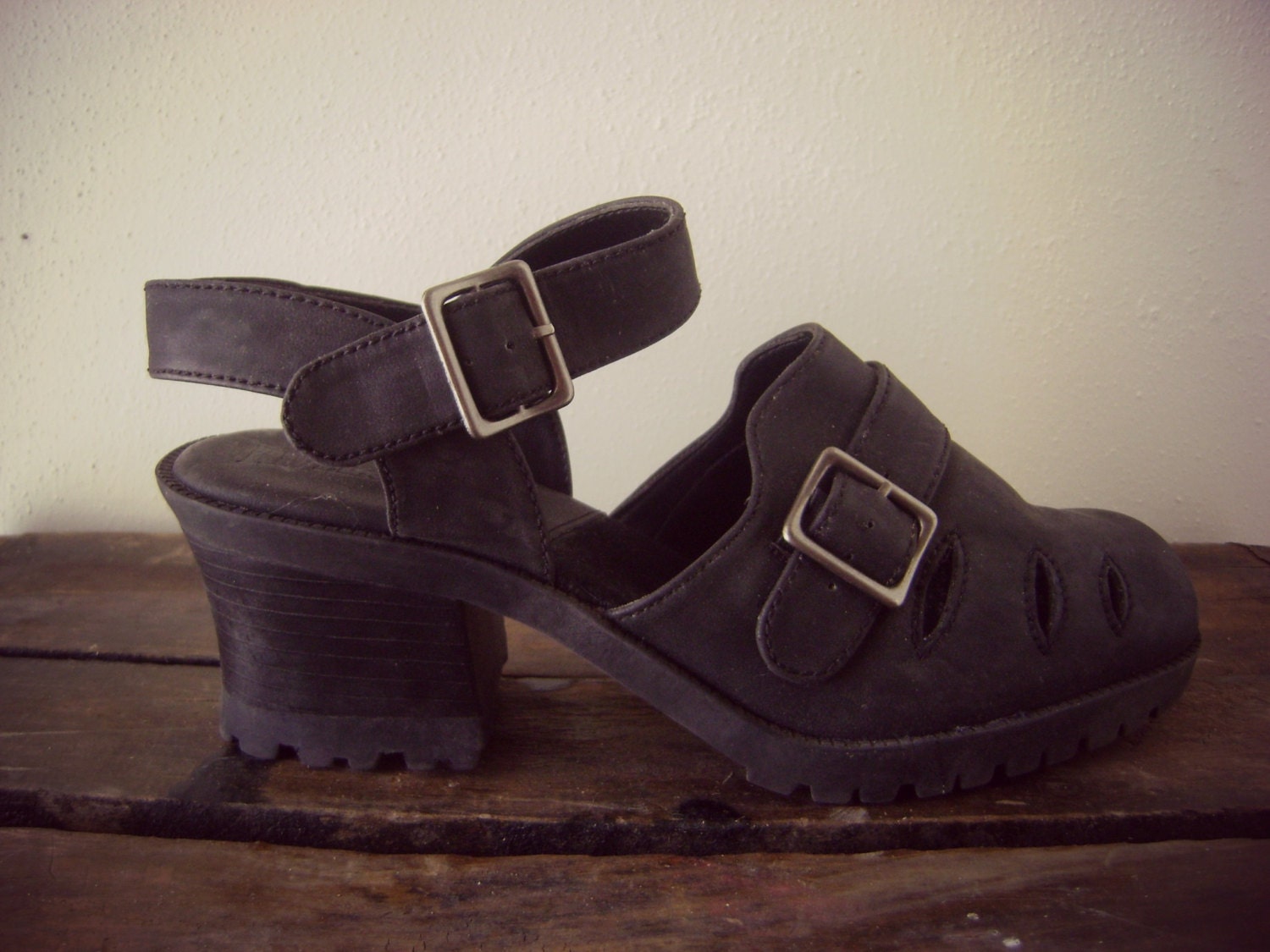 90s black chunky heel grunge sandals strappy clog style shoes