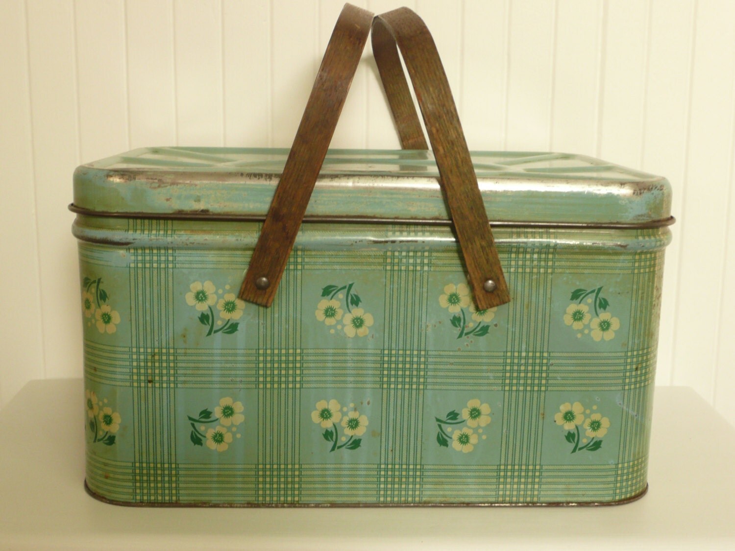 RARE Vintage Tin Metal Picnic Basket by NewLifeVintageRVs on Etsy