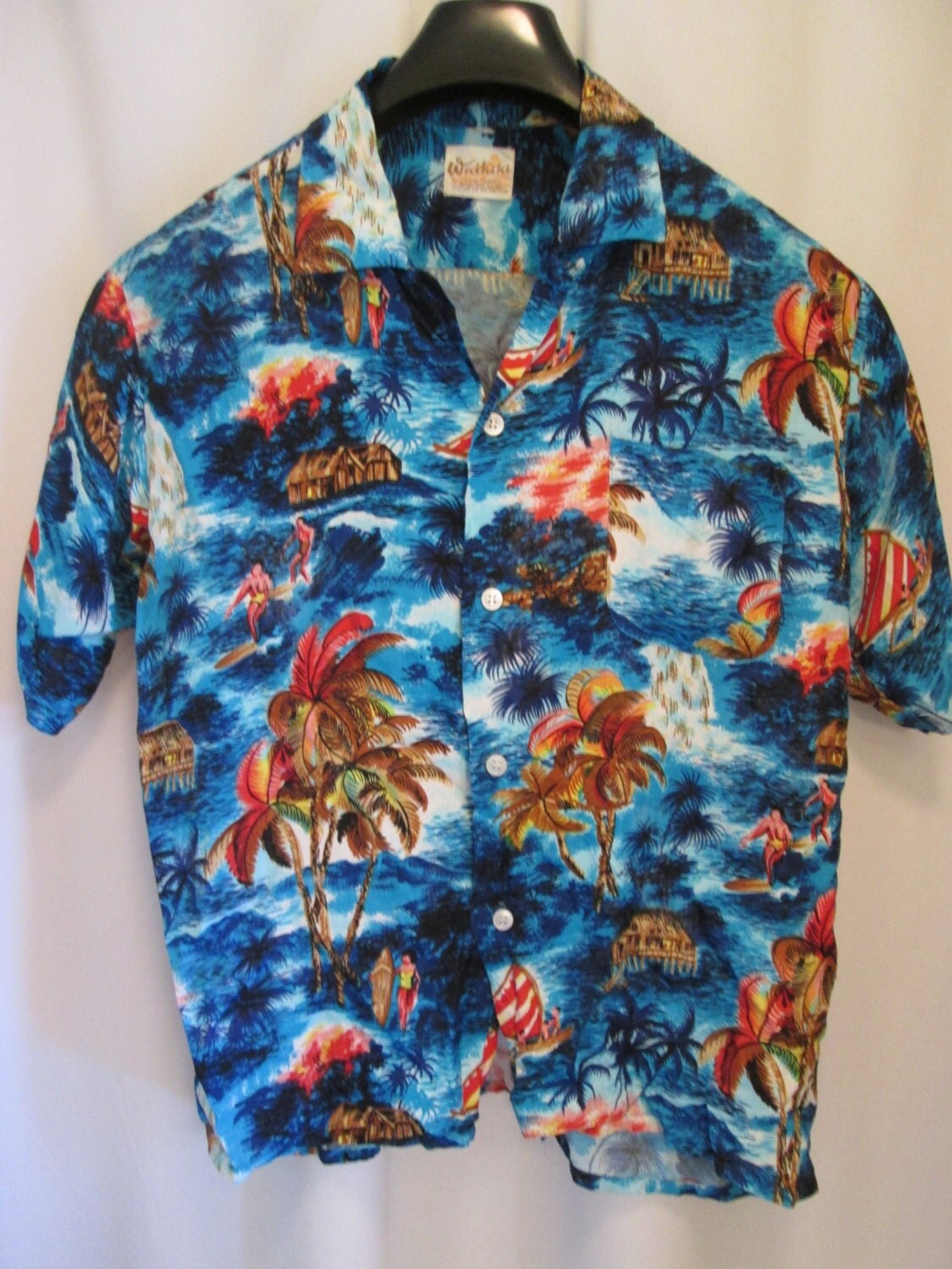 vintage circa 5os WAIKIKI brand made in Hawaii loop collar