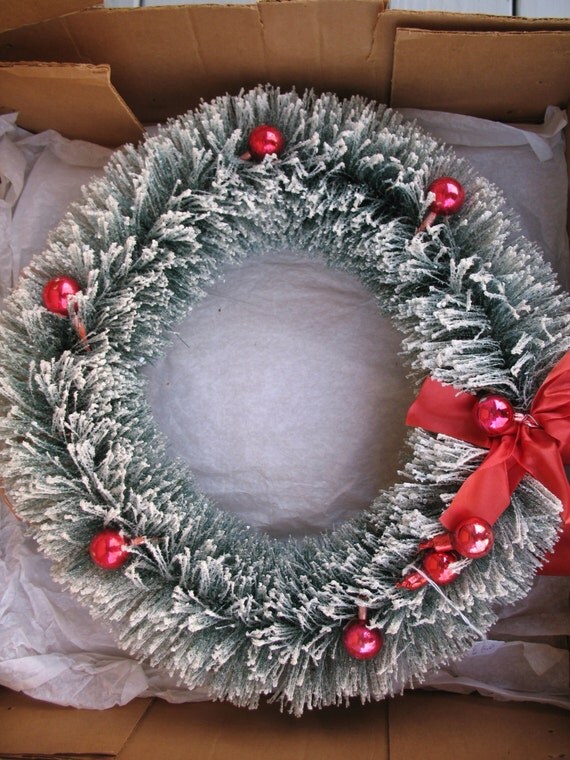 vintage bottle brush wreath christmas wreath by ladedavintage vintage bottle brush wreath christmas wreath by ladedavintage