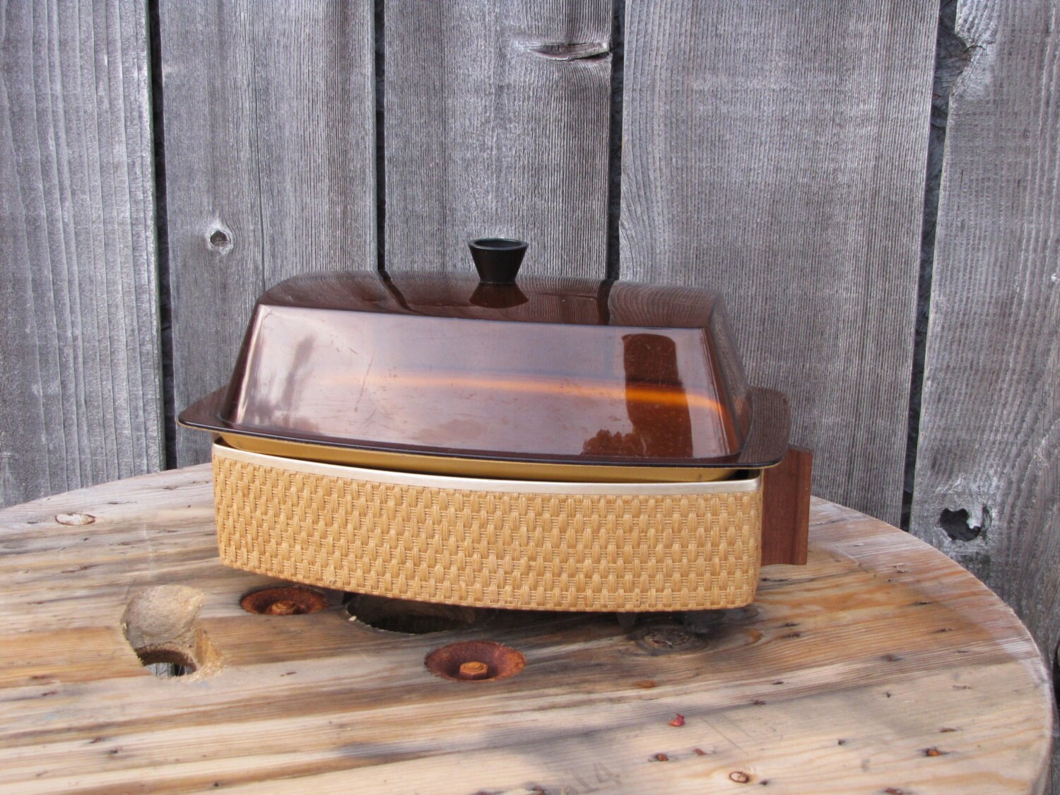 Mid Century Electric Bun Warmer Salton and Cornwall Warming