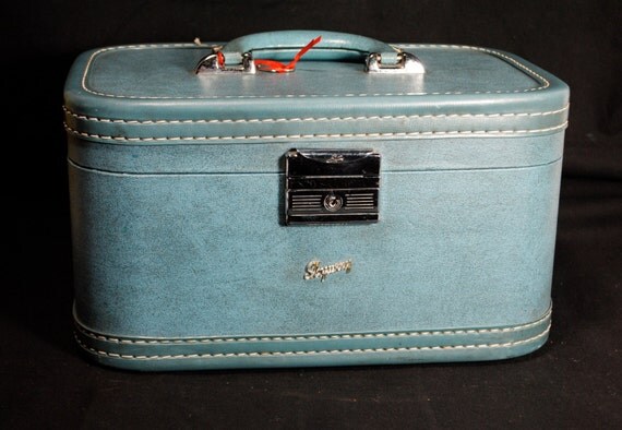 vintage cosmetic travel case