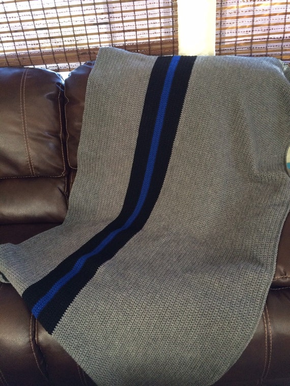 thin-blue-line-crochet-blanket