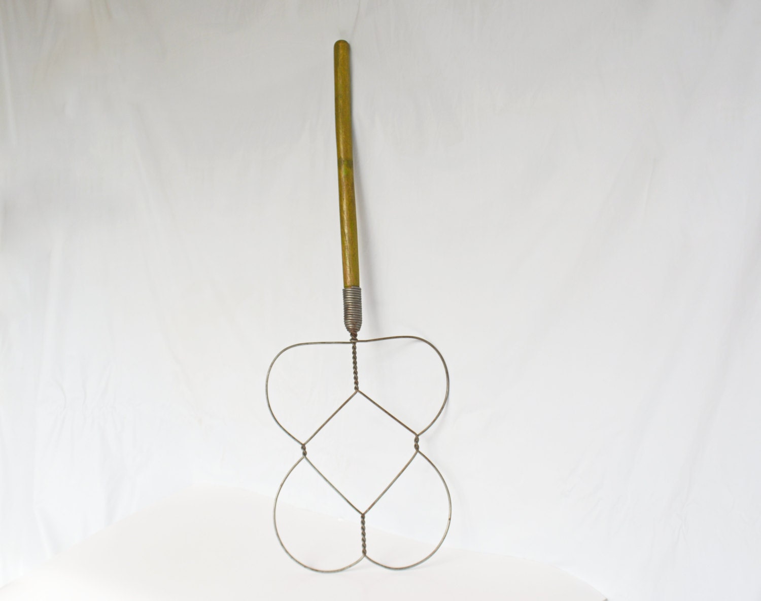 Vintage Rug Beater 1930s Batwing Rug Beater by Vintassentials