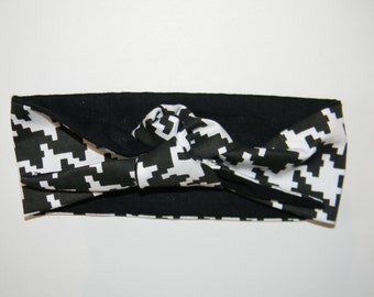 Download Items similar to Black and White Hounds Tooth Dog Bandana ...