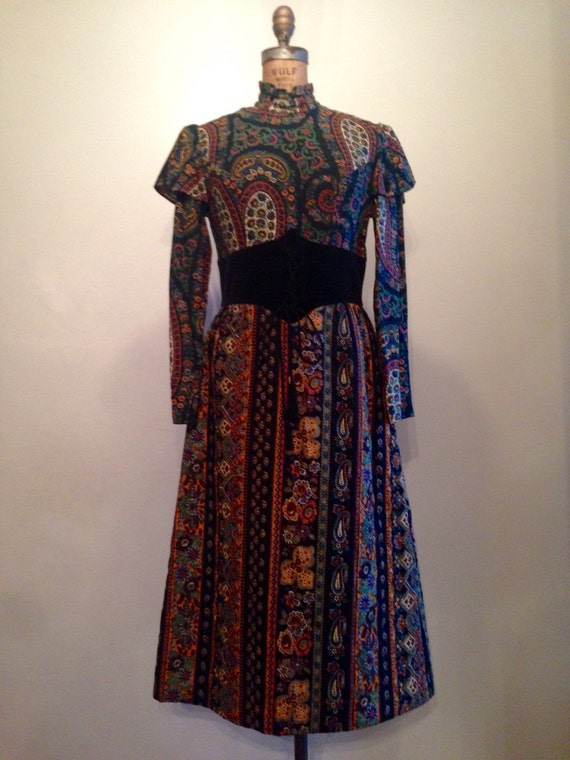 Vintage Peasant Dress 37